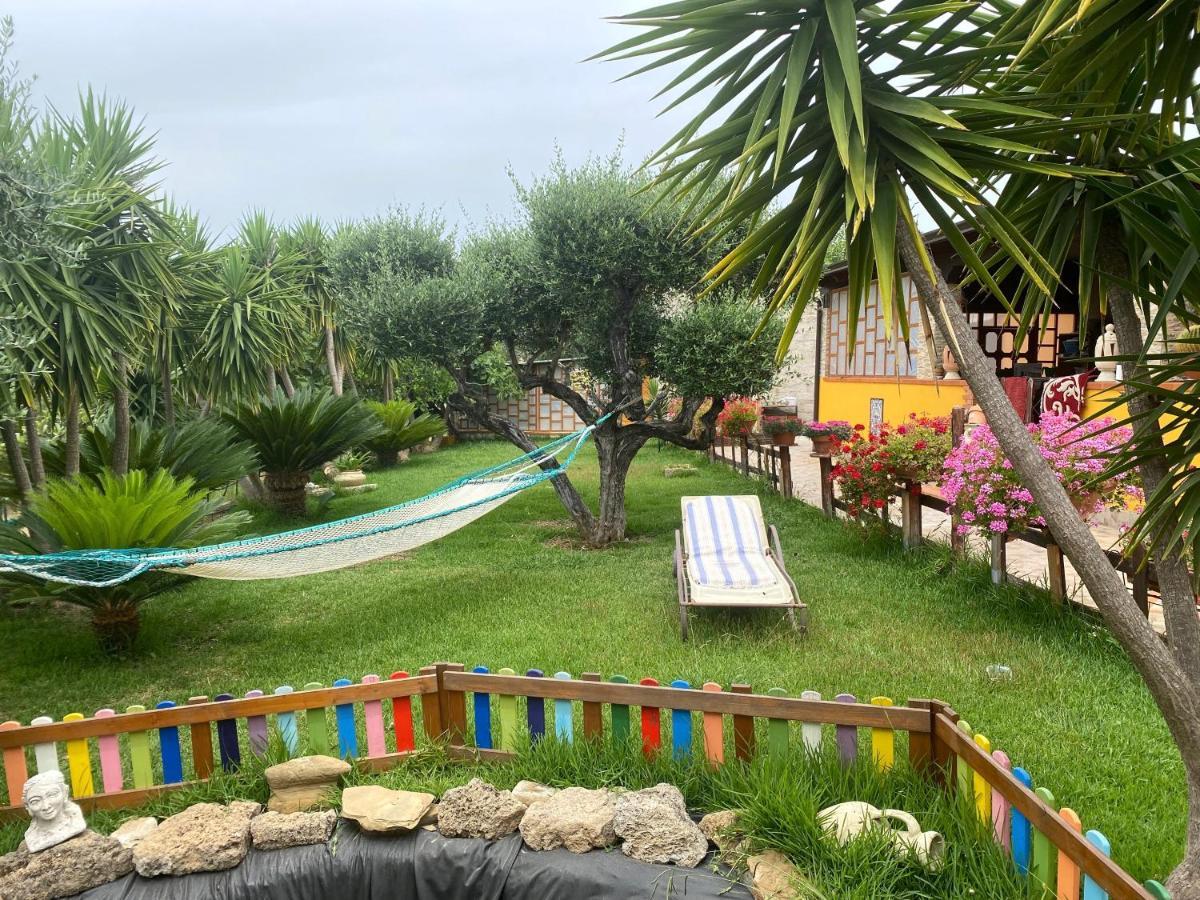 Chalet Del Girasole กัสเตลลาบาเต ภายนอก รูปภาพ