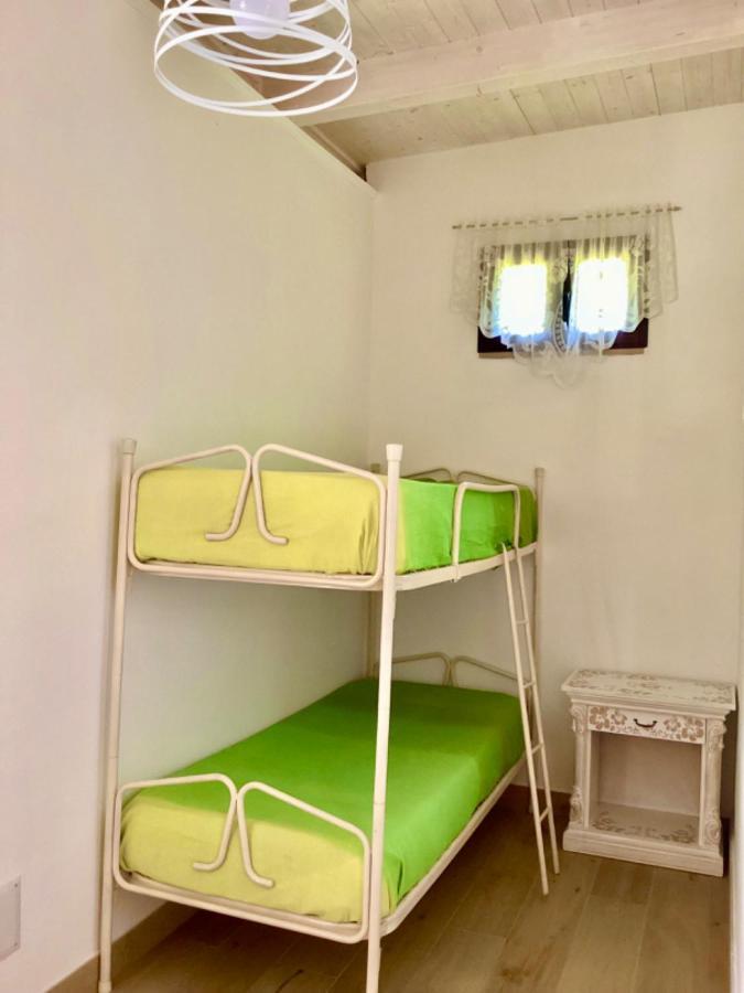Chalet Del Girasole กัสเตลลาบาเต ภายนอก รูปภาพ