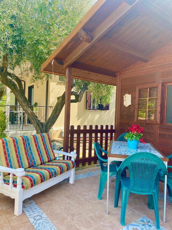 Chalet Del Girasole กัสเตลลาบาเต ภายนอก รูปภาพ