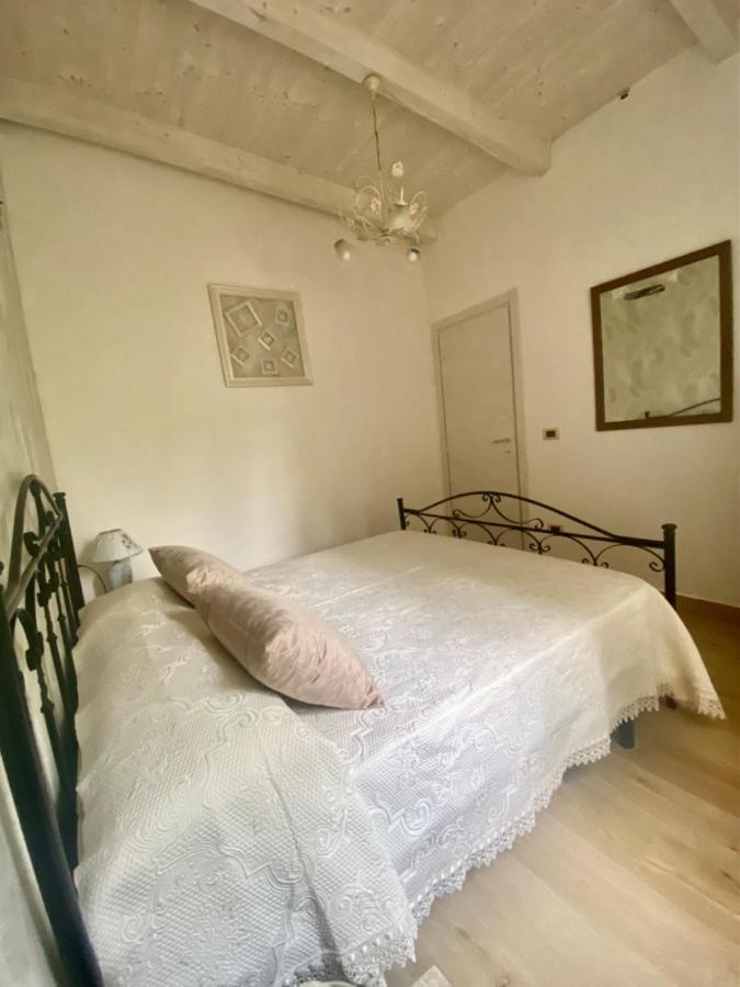 Chalet Del Girasole กัสเตลลาบาเต ภายนอก รูปภาพ